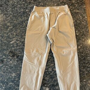 Alo Men’s Joggers - tan - size Medium, 30 length